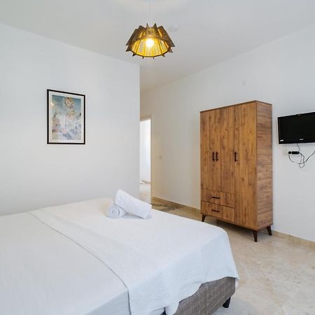 Mel Town Bed and Breakfast Antalya Exteriör bild